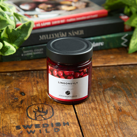 Lingonberry jam with high berry content