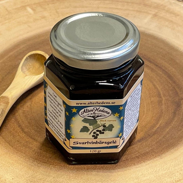 Blackcurrant jelly - lots of berries